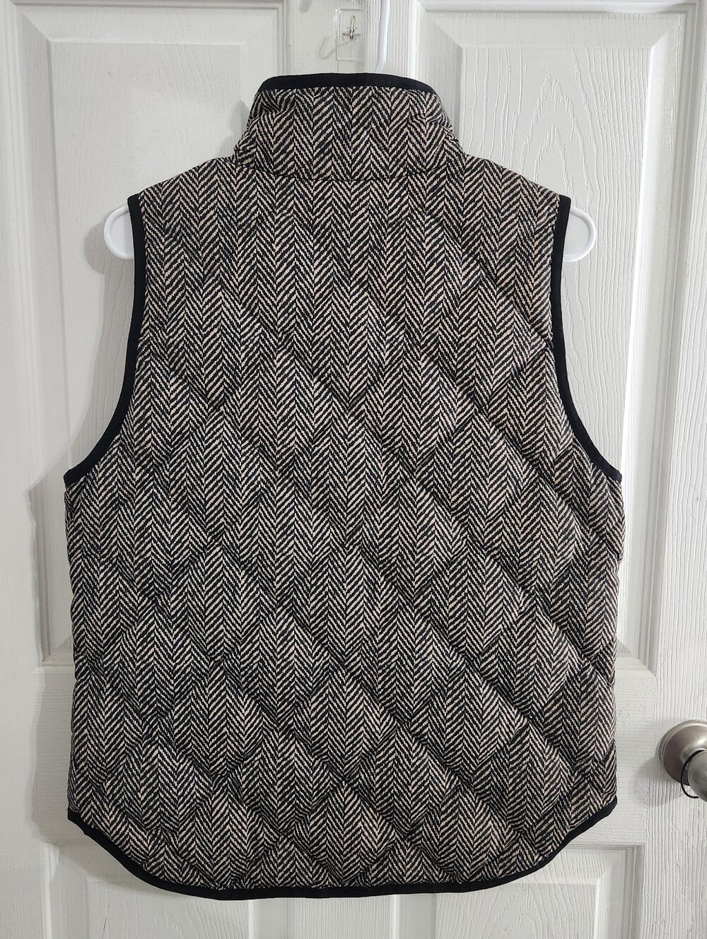NWT J.Crew medium herringbone quilted puffer vest insulated down pockets - Picture 9 of 11